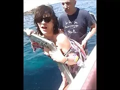 Chồng đưa phimxx x vợ đi thăm bạn thân