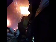 Cô gái phim xxx lái máy bay tóc đen được fuck trong các đít